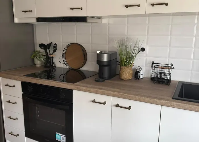 Julies Homes * Калаврита